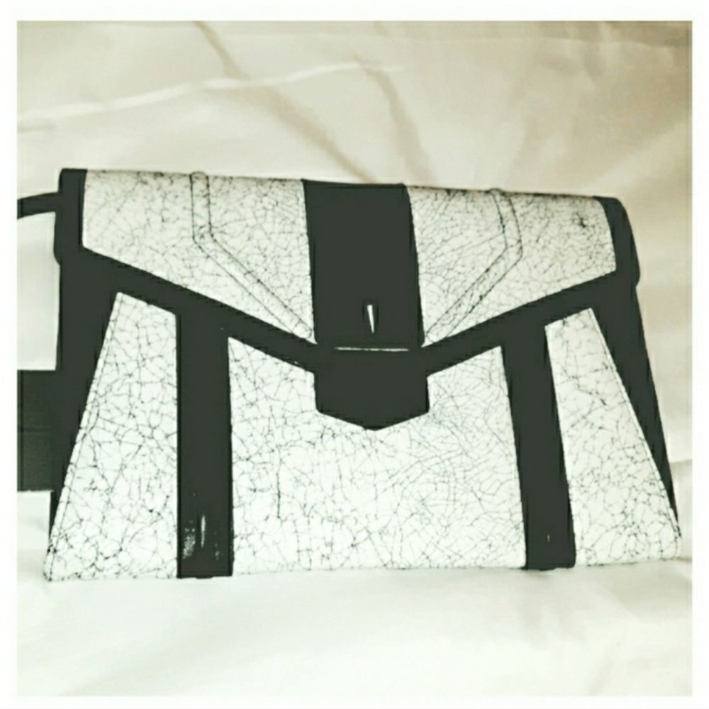 EMM KUO BLACK AND WHITE LARGE CLUTCH BAG